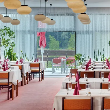 Skalsky Dvur Hotel Bystrice nad Pernstejnem