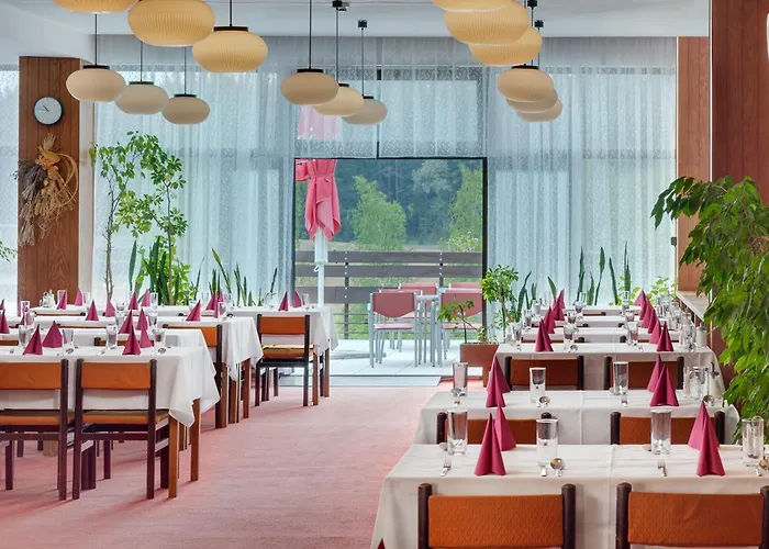 Skalsky Dvur Otel Bystrice nad Pernstejnem